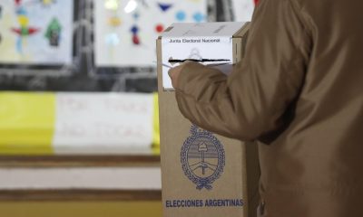 Los colegios de votación cerrarán alrededor de las 18.00 horas (21.00 GMT) para iniciar el escrutinio. Fotografía de archivo. EFE/David Fernández