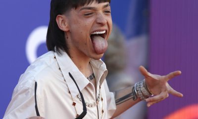 El cantante mexicano Peso Pluma posa en la alfombra roja de los Latin American Music Awards (Latin AMAs) hoy, en el MGM Grand Garden Arena en Las Vegas, Nevada (EE.UU.). EFE/Ronda Churchill