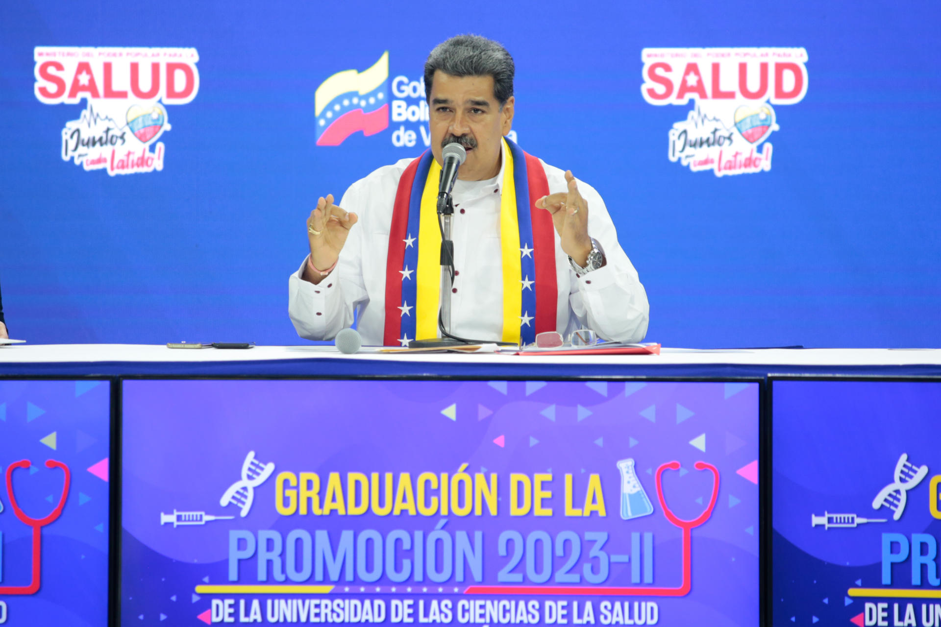 Fotografía cedida por Prensa de Miraflores del presidente venezolano, Nicolás Maduro, hablando durante un acto de gobierno hoy, en Caracas (Venezuela). EFE/Prensa de Miraflores