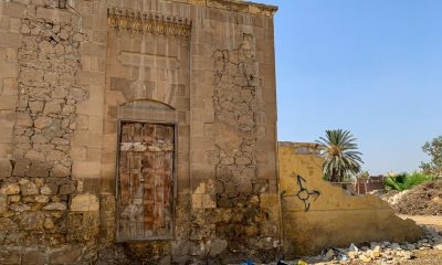 Fachada de la entrada al mausoleo del príncipe Mohamed Fadel Pasha el Dramali, en el sur de la necrópolis de la Ciudad de los Muertos. EFE/Rosa Soto