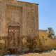Fachada de la entrada al mausoleo del príncipe Mohamed Fadel Pasha el Dramali, en el sur de la necrópolis de la Ciudad de los Muertos. EFE/Rosa Soto