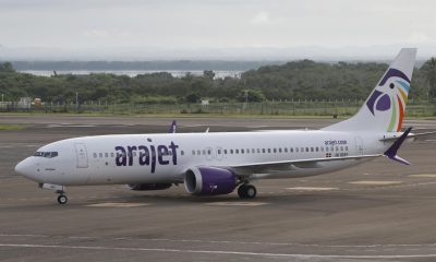 Fotografía de archivo de un avión de la compañía aérea dominicana Arajet. EFE/Ricardo Maldonado Rozo