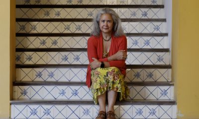 La escritora puertorriqueña Esmeralda Santiago posa durante una entrevista con EFE, el 8 de agosto de 2023, en la sede del Instituto de Cultura de Puerto Rico, en San Juan (Puerto Rico). EFE/ Thais Llorca