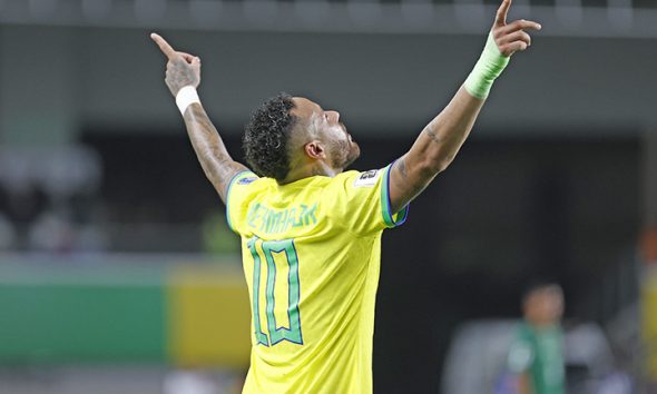 Neymar celebra