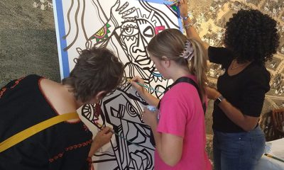 Una pintura fue pintada por todos durante la inauguración del Festival de El Quijote 2023-2024