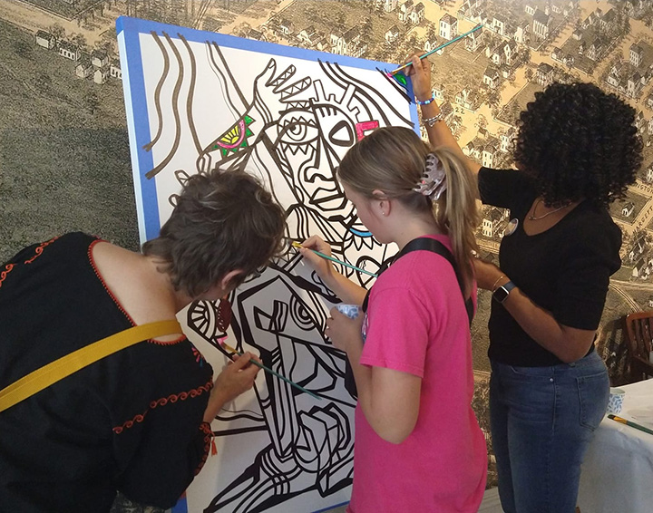 Una pintura fue pintada por todos durante la inauguración del Festival de El Quijote 2023-2024