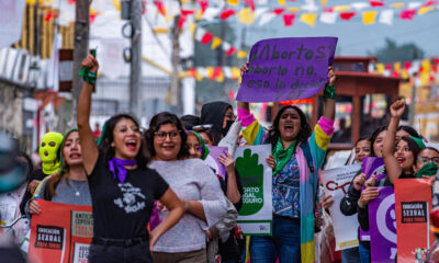 Mujeres indígenas acompañadas de varias organizaciones feministas protestan hoy, en la comunidad de San Cristóbal de las Casas estado de Chiapas (México). EFE/ Carlos López