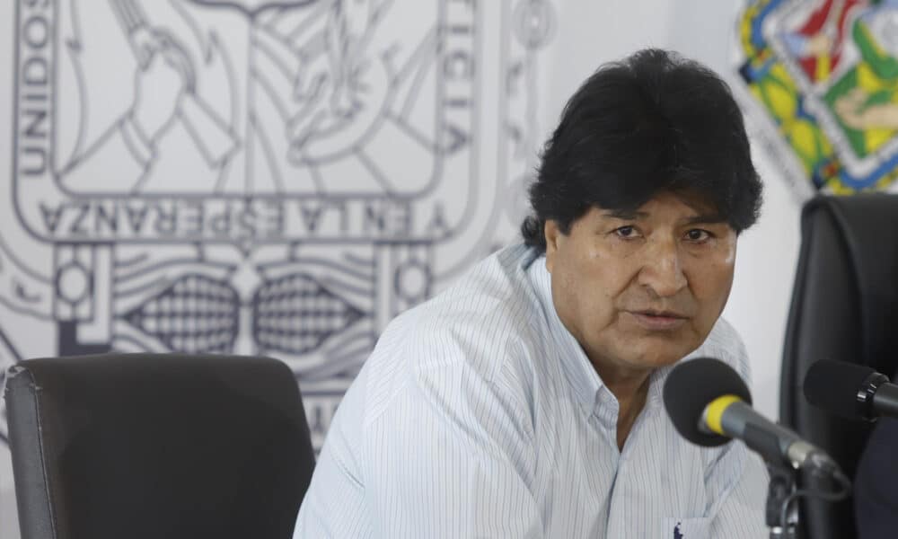 El ex presidente de Bolivia Evo Morales habla durante la presentación del IX Encuentro "En Unidad Avanzamos" hoy, en Puebla (México). EFE/ Hilda Ríos