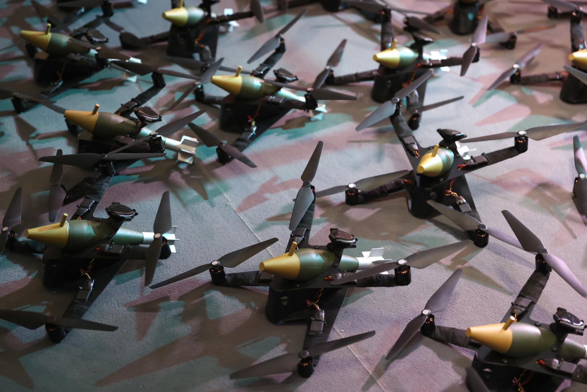 Imagen de archivo de drones armados con una bomba de 60 mm. EFE/EPA/ANDREJ CUKIC