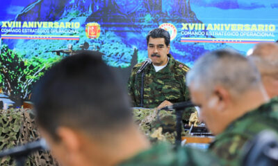 Fotografía cedida por Prensa Miraflores donde se observa al presidente de Venezuela, Nicolás Maduro, durante conmemoración del XVIII del Comando Estratégico Operacional de las Fuerza Armada Nacional Bolivariana, hoy en Caracas (Venezuela). EFE/ Prensa Miraflores