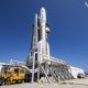 Fotografía cedida por United Launch Alliance (ULA) donde se muestra su cohete Atlas V que lleva la misión Silent Barker/NROL-107 para la Oficina Nacional de Reconocimiento (NRO) y la Fuerza Espacial de los Estados Unidos mientras es transportado hasta la plataforma de lanzamiento en el Complejo de Lanzamiento Espacial-41 de la Estación de la Fuerza Espacial en Cabo Cañaveral, Florida. EFE/ULA /SOLO USO EDITORIAL /NO VENTAS /SOLO DISPONIBLE PARA ILUSTRAR LA NOTICIA QUE ACOMPAÑA /CRÉDITO OBLIGATORIO