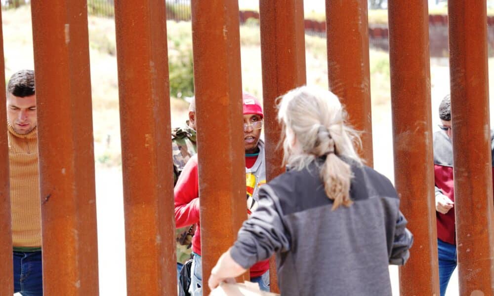 A pesar de las nuevas políticas migratorias, la presión sobre la frontera no baja, pues las autoridades estadounidenses detuvieron en agosto a 232.972 personas, la mayor cifra mensual en lo que va de año. Imagen de archivo. EFE/ Manuel Ocaño