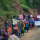Un grupo de indígenas desplazados se manifiesta hoy, en Chenalhó, sierra del estado de Chiapas (México). EFE/ Carlos López