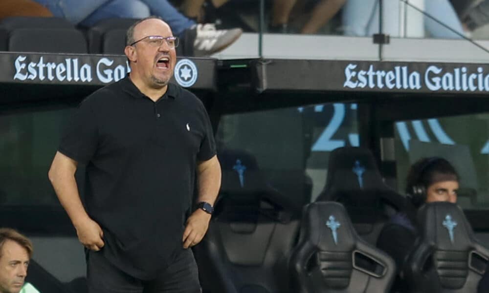 El entrenador del Celta, Rafa Benítez, durante el partido de la séptima jornada de LaLiga que Real Celta de Vigo y Deportivo Alavés disputaron en el estadio de Balaídos. EFE/ Salvador Sas