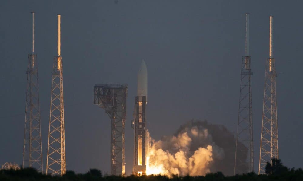 Fotografía de archivo en la que se registró un cohete Atlas V 531 de la compañía United Launch Alliance (ULA), al despegar de la plataforma 41 del Centro Espacial Kennedy, en Cabo Cañaveral (Florida, EE.UU.). EFE/CJ Gunther