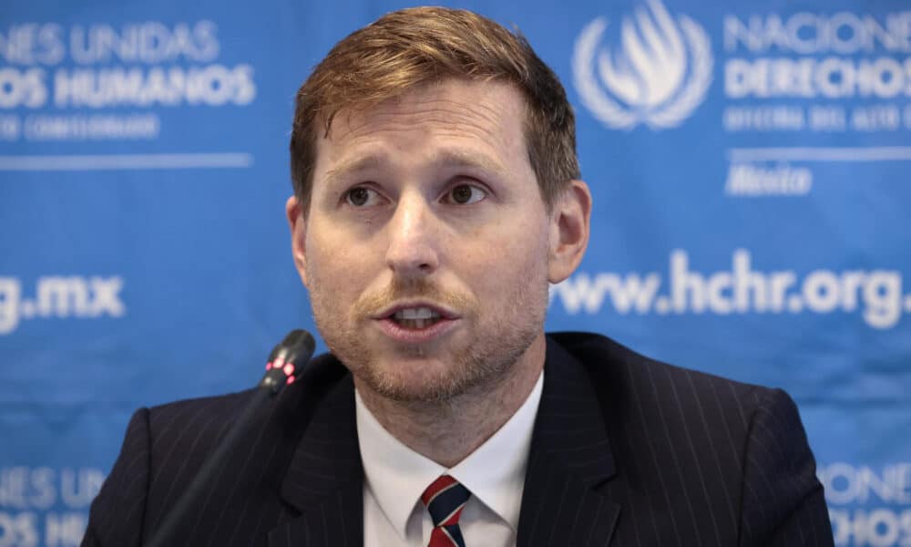 La integrante del grupo de trabajo de la ONU sobre Detención Arbitraria Matthew Gillett habla durante una conferencia de prensa, hoy, en Ciudad de México (México). EFE/ José Méndez