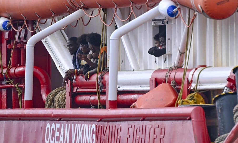 Imagen de archivo del barco Ocean Viking de la organización humanitaria SOS Méditerranée, distinguida este jueves en Estocolmo con el Nobel Alternativo de la fundación sueca Right Livelihood Award. EFE/EPA/CIRO FUSCO