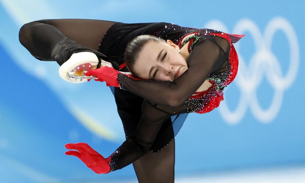 Foto de archivo de la patinadora rusa Kamila Valieva. EFE/EPA/HOW HWEE YOUNG
CHINA BEIJING 2022 OLYMPIC GAMES: Pekín (China), 17/02/2022.- La rusa Kamila Valieva, en acción durante la prueba libre de Patinaje Artístico en los Juegos Olímpicos de Invierno Pekín 2022.- EFE/HOW HWEE YOUNG