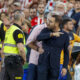 El técnico del Getafe, José Bordalás, tras ser expulsado durante el encuentro correspondiente a la séptima jornada de primera división frente al Athletic Club en el estadio de San Mamés, en Bilbao. EFE / Luis Tejido.