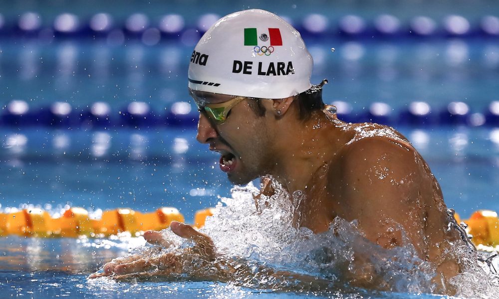 Miguel de Lara de México durante una competencia de natación. EFE/ José Jácome