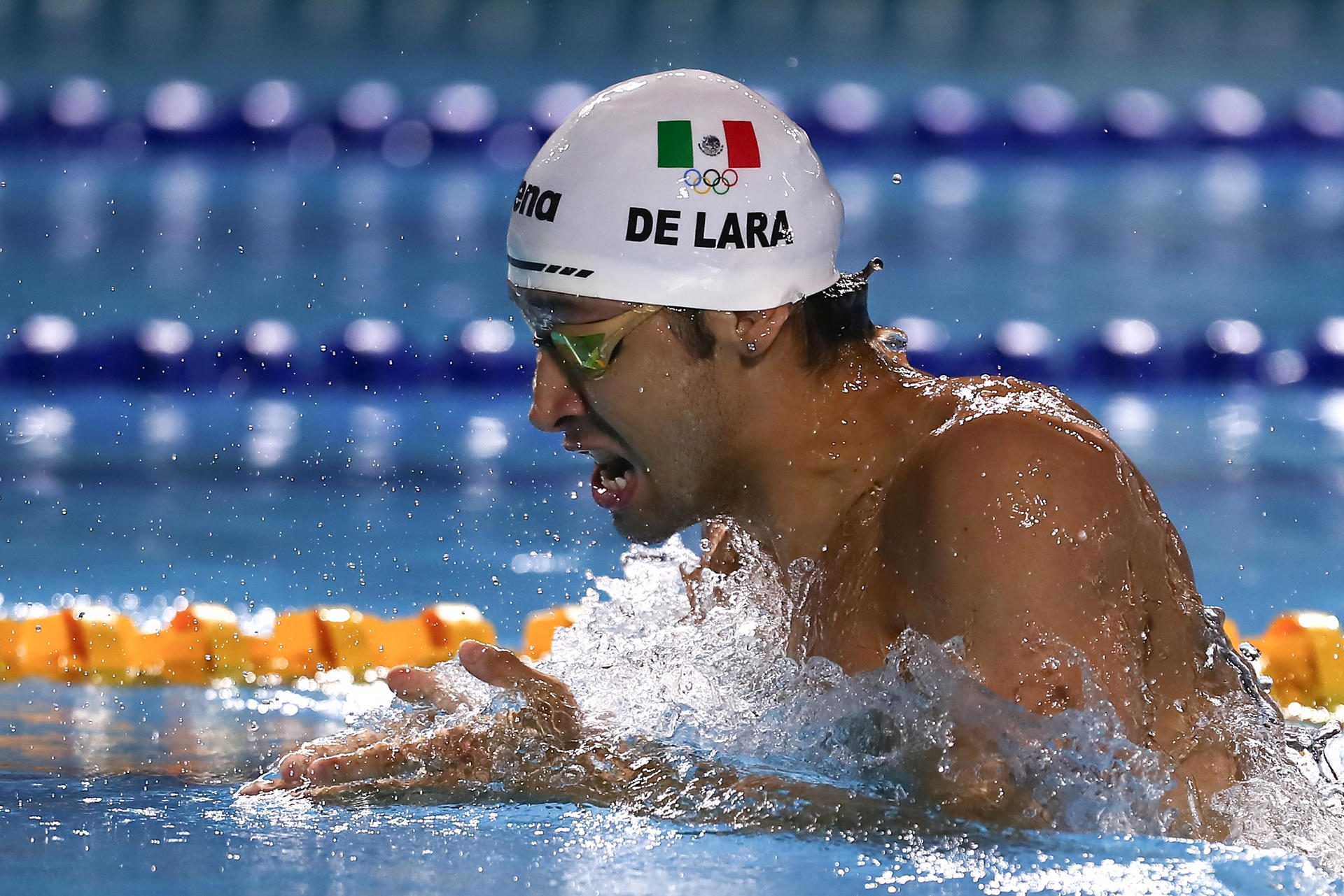 Miguel de Lara de México durante una competencia de natación. EFE/ José Jácome