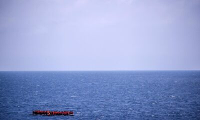 Foto de archivo de una lancha rescatada en el Mar Mediterráneo. EFE/ Christophe Petit Tesson