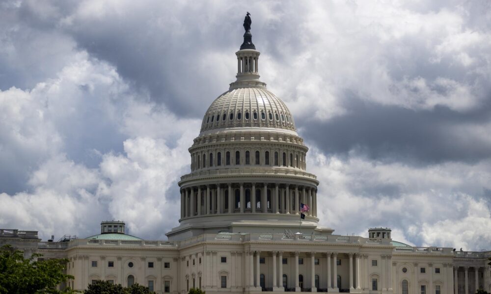 Fotografía de archivo que muestra al Capitolio, sede del Congreso de EE.UU., en Washington. EFE/Shawn Thew