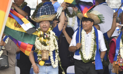 El presidente de Bolivia, Luis Arce (i), junto al expresidente boliviano Evo Morales, en una fotografía de archivo. EFE/Jorge Ábrego