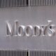 Fotografía de archivo del logo de la agencia de calificación Moody's en la fachada de su sede en Nueva York (EEUU). EFE/ANDREW GOMBERT