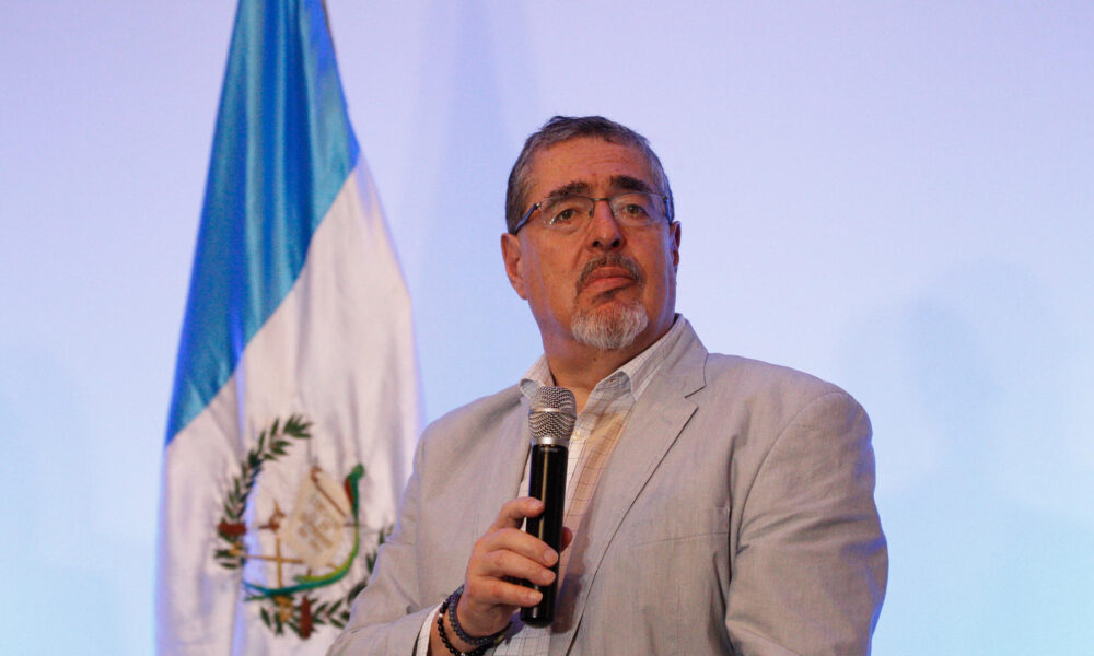 Fotografía de archivo del presidente electo de Guatemala, Bernardo Arévalo de León. EFE/David Toro
