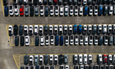 Fotografía aérea que muestra el patio de la fábrica de autos Volkswagen, en una fotografía de archivo. EFE/ Isaac Fontana