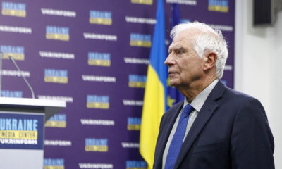 El alto representante para política exterior de la Unión Europea, Josep Borrell, durante una rueda de prensa en la Kiev este domingo. 
EFE/Marcel Gascón