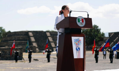 La clavadista olímpica mexicana Alejandra Orozco habla durante la ceremonia del encendido del fuego de los XIX Juegos Panamericanos 2023, el 29 de septiembre de 2023, en Teotihuacán (México). EFE/ Sáshenka Gutiérrez