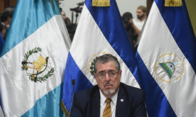 El presidente electo de Guatemala, Bernardo Arevalo de León, fue registrado este lunes, 2 de octubre, en la sede del Tribunal Supremo Electoral, en la capital guatemalteca. EFE/Edwin Bercián