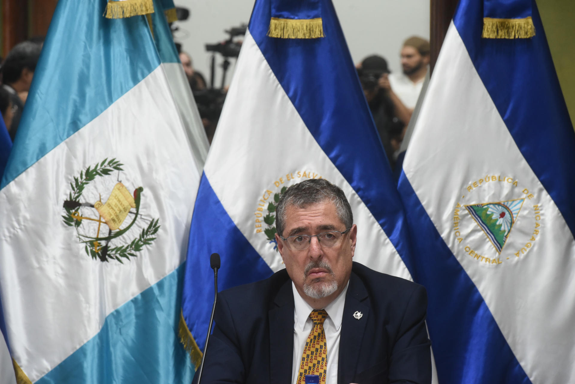 El presidente electo de Guatemala, Bernardo Arevalo de León, fue registrado este lunes, 2 de octubre, en la sede del Tribunal Supremo Electoral, en la capital guatemalteca. EFE/Edwin Bercián