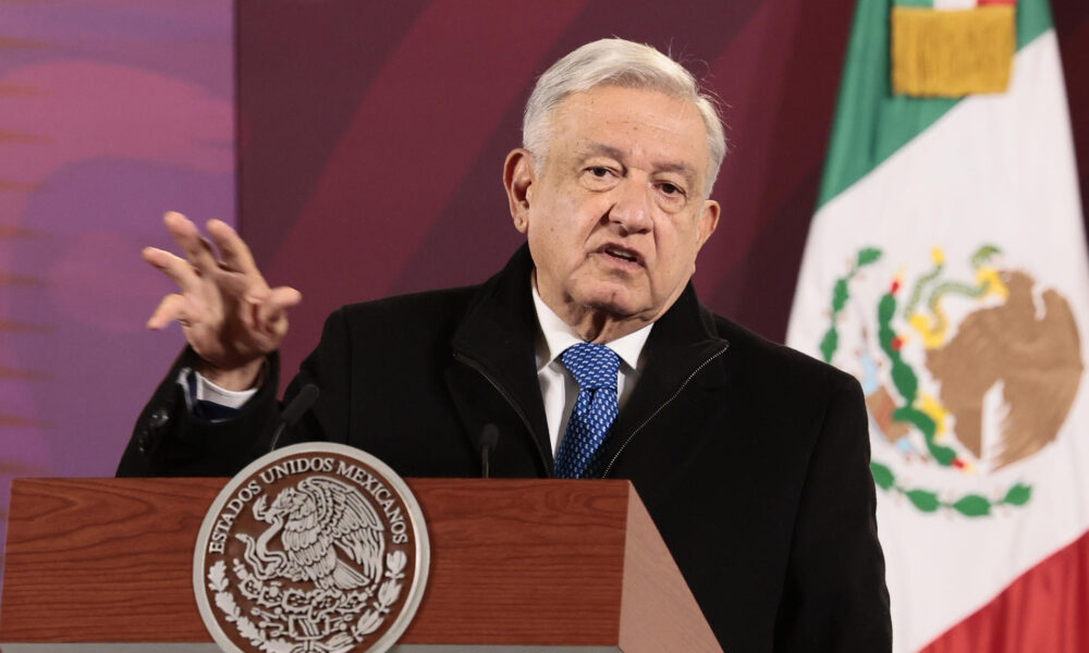 El presidente de México, Andrés Manuel López Obrador, participa durante su conferencia de prensa matutina en Palacio Nacional de la Ciudad de México (México). EFE/José Méndez