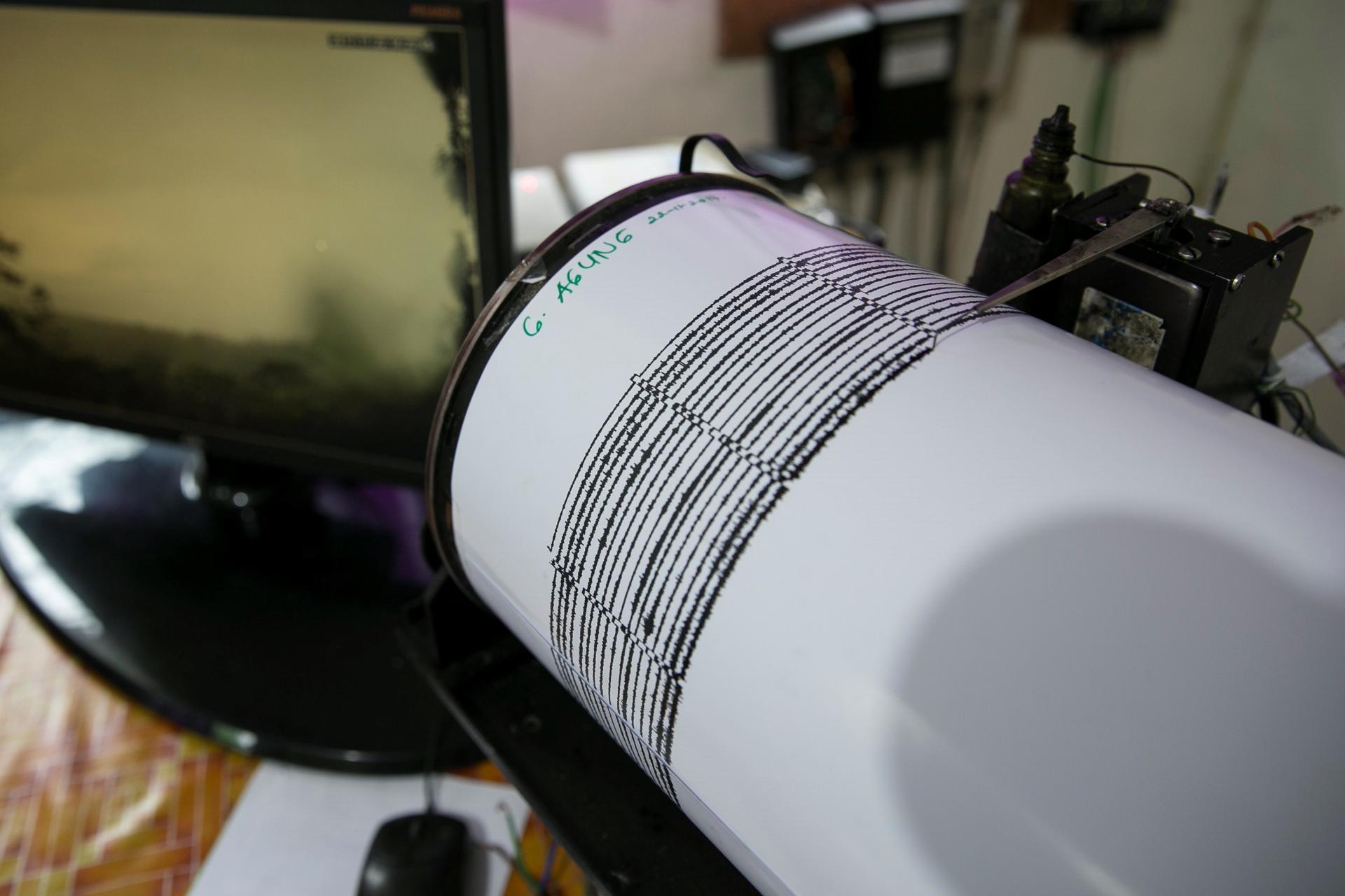Un sismógrafo, en una fotografía de archivo. EFE/ Made Nagi