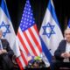 El presidente de Estadios Unidos, Joe Biden (i), y el primer ministro israelí, Benjamín Netanyahu (d), durante una reunión en Tel Aviv (Israel), el 18 de octubre de 2023. EFE/Miriam Alsater/Pool