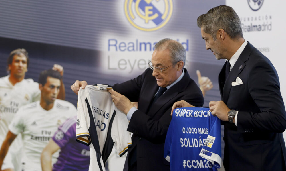 El presidente del Real Madrid, Florentino Pérez, junto al vicepresidente del Oporto club, Vitor Baía, durante la presentación del XI Corazón Classic Match, EFE/ Mariscal