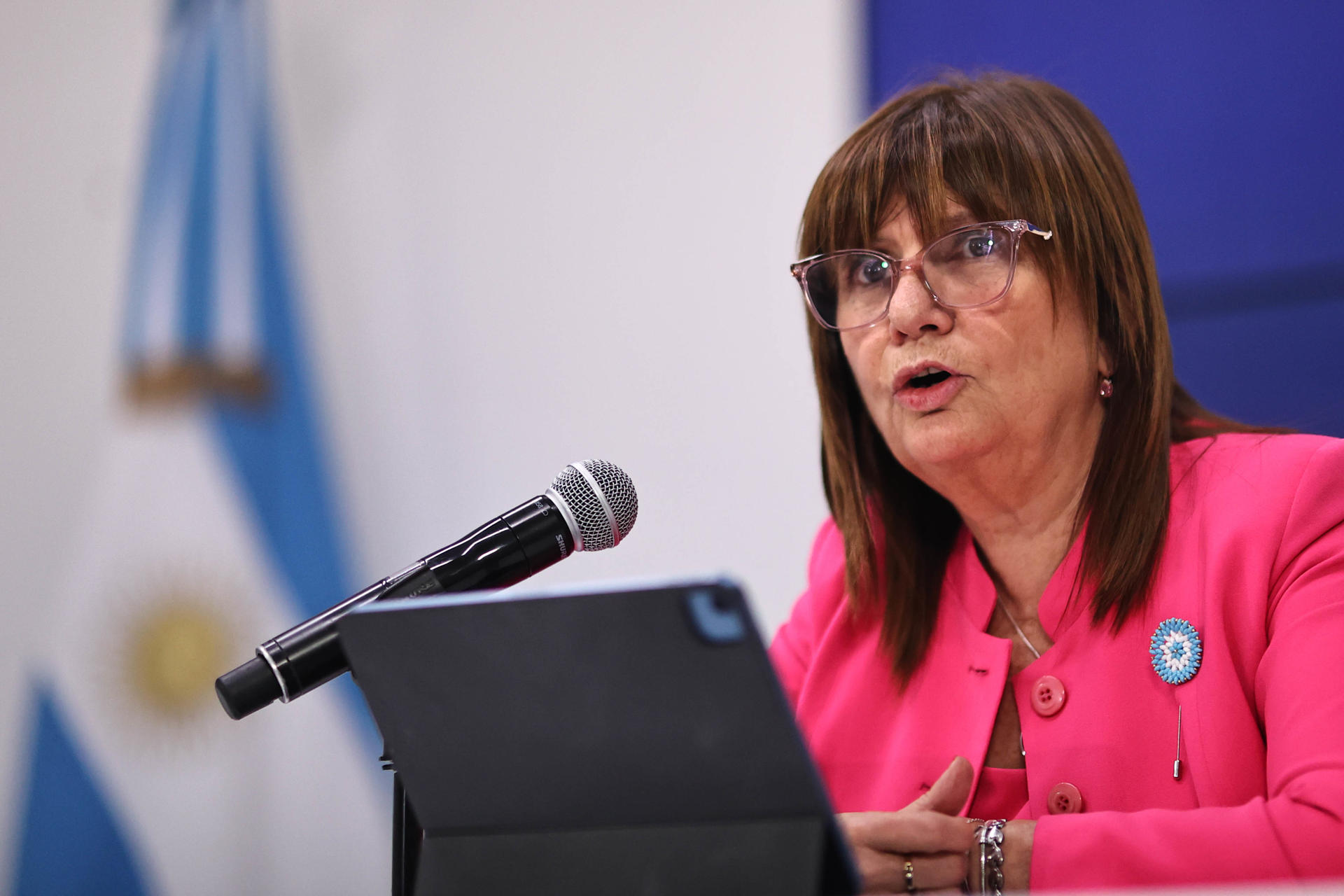 La ministra de Seguridad de Argentina, Patricia Bullrich habla durante una rueda de prensa, el 14 de diciembre de 2023,, en Buenos Aires (Argentina). EFE/ Juan Ignacio Roncoroni