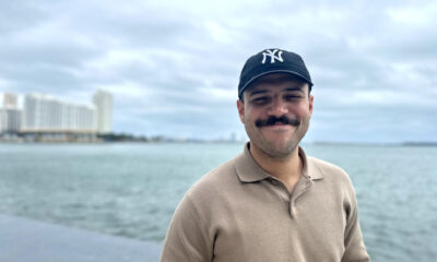 El comediante venezolano Ángelo Colina posa para EFE durante una entrevista realizada el miércoles 17 de enero de 2024 en Miami, Florida. EFE/Alicia Civita