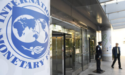 Imagen de archivo en donde se observa el logo del Fondo Monetario Internacional en el Fondo Monetario Internacional en Washington, (EE.UU.) EFE/Lenin Nolly