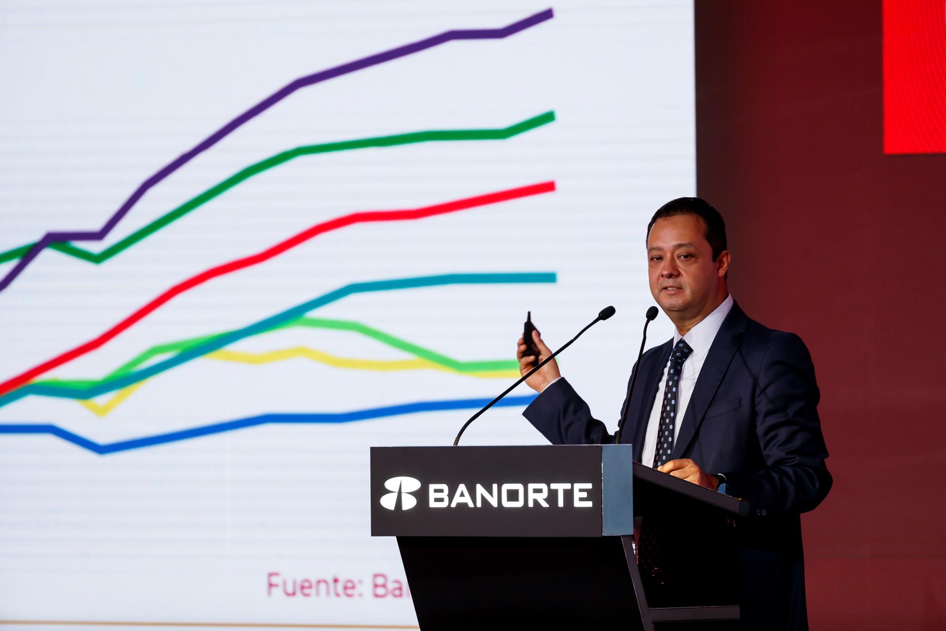 El subsecretario de Hacienda de México, Gabriel Yorio González, en una conferencia de prensa en Ciudad de México (México). Imagen de archivo. EFE/José Méndez