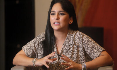 La cantante peruana de salsa Daniela Darcourt habla en entrevista con Efe en Ciudad de Panamá (Panamá). Imagen de archivo. EFE/ Carlos Lemos