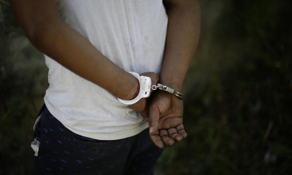 Un expolicía de Colorado fue sentenciado este viernes a 14 meses de cárcel por su papel en la muerte del joven afroamericano Elijah McClain en 2019 tras ser detenido en la ciudad de Aurora (Colorado, EE.UU). Imagen de archivo. EFE/ Rodrigo Sura
