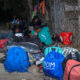 Migrantes toman un descanso en un campamento improvisado hoy, en el municipio de Verriozabal en el estado de Chiapas (México). EFE/Carlos López