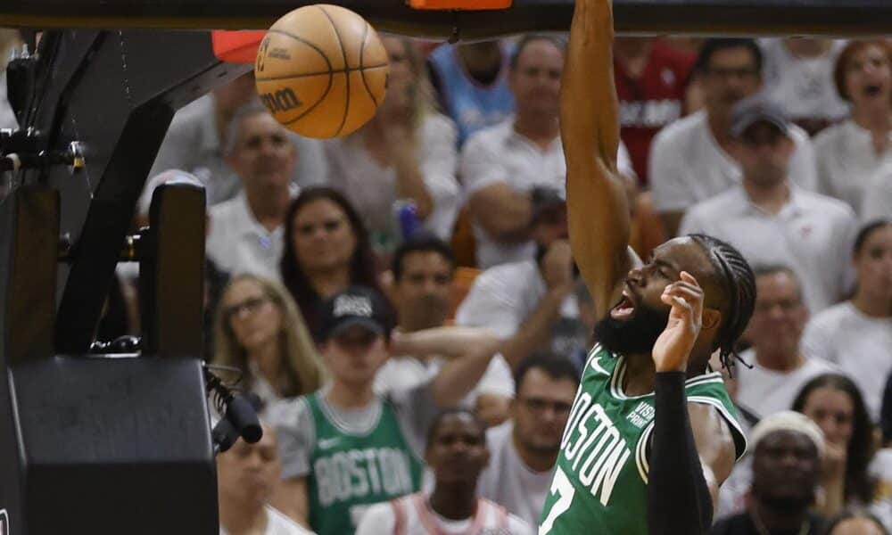 Jaylen Brown de los Boston Celtics, en una fotografía de archivo. EFE/EPA/RHONA WISE