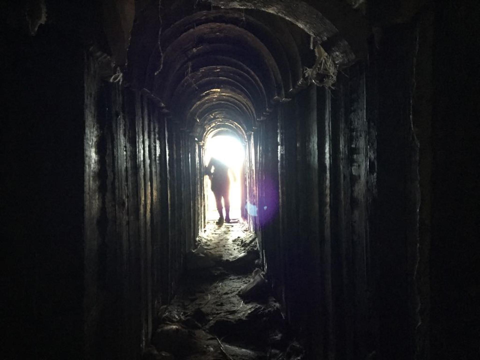 Foto archivo. Boca de un túnel construido por la Yihad Islámica desde la ciudad gazatí de Jan Yunis a Israel, EFE/ Maya Siminovich