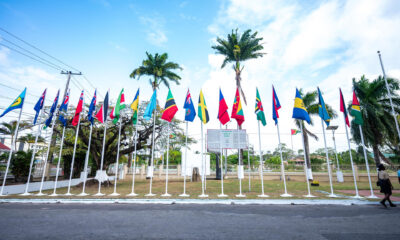 Fotografía cedida por el Departamento de Información Pública que muestra banderas de diferentes países del caribe durante la cuadragésima sexta conferencia de jefes de Estado y de Gobierno de la organización regional caribeña, en Georgetown (Estados Unidos). EFE/Department Of Public Information
