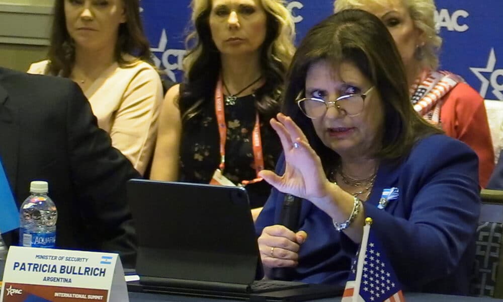 La ministra de seguridad de Argentina, Patricia Bullrich, habla durante la sesión inaugural de la Conferencia de Acción Política Conservadora (CPAC), una convención anual de la ultraderecha estadounidense este miércoles, en National Harbor (EE.UU.). EFE/Octavio Guzmán